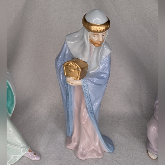 Vintage 1993 Avon Bethlehem Nativity Collection "Magi" 2nd Issue Set of 3 - Picture 3 of 12